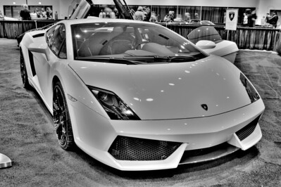 HDR photo of a lamoborghini